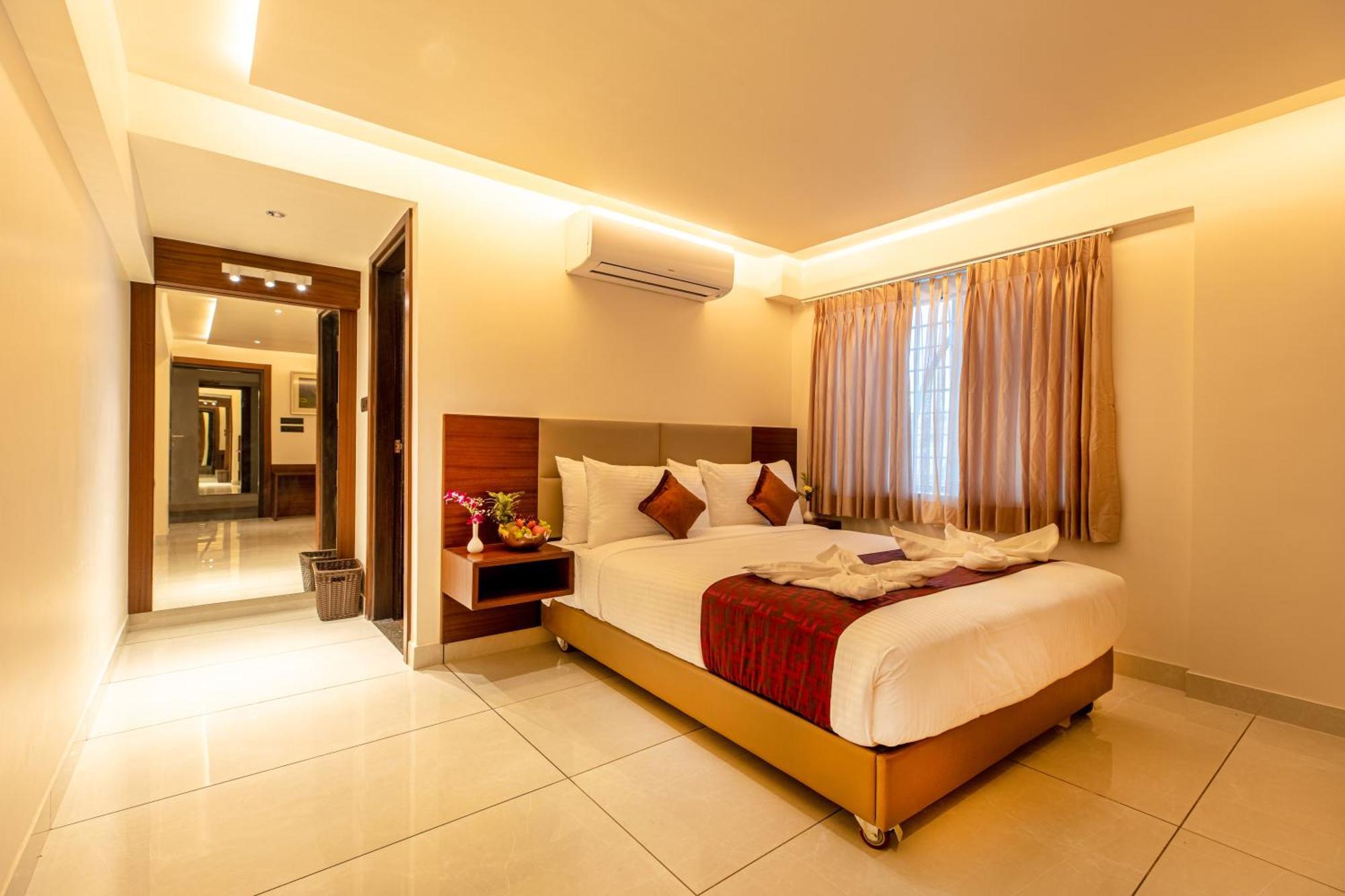 Hotel M Pro Palace Mysore - 12 Minutes To Mysore Palace Zewnętrze zdjęcie