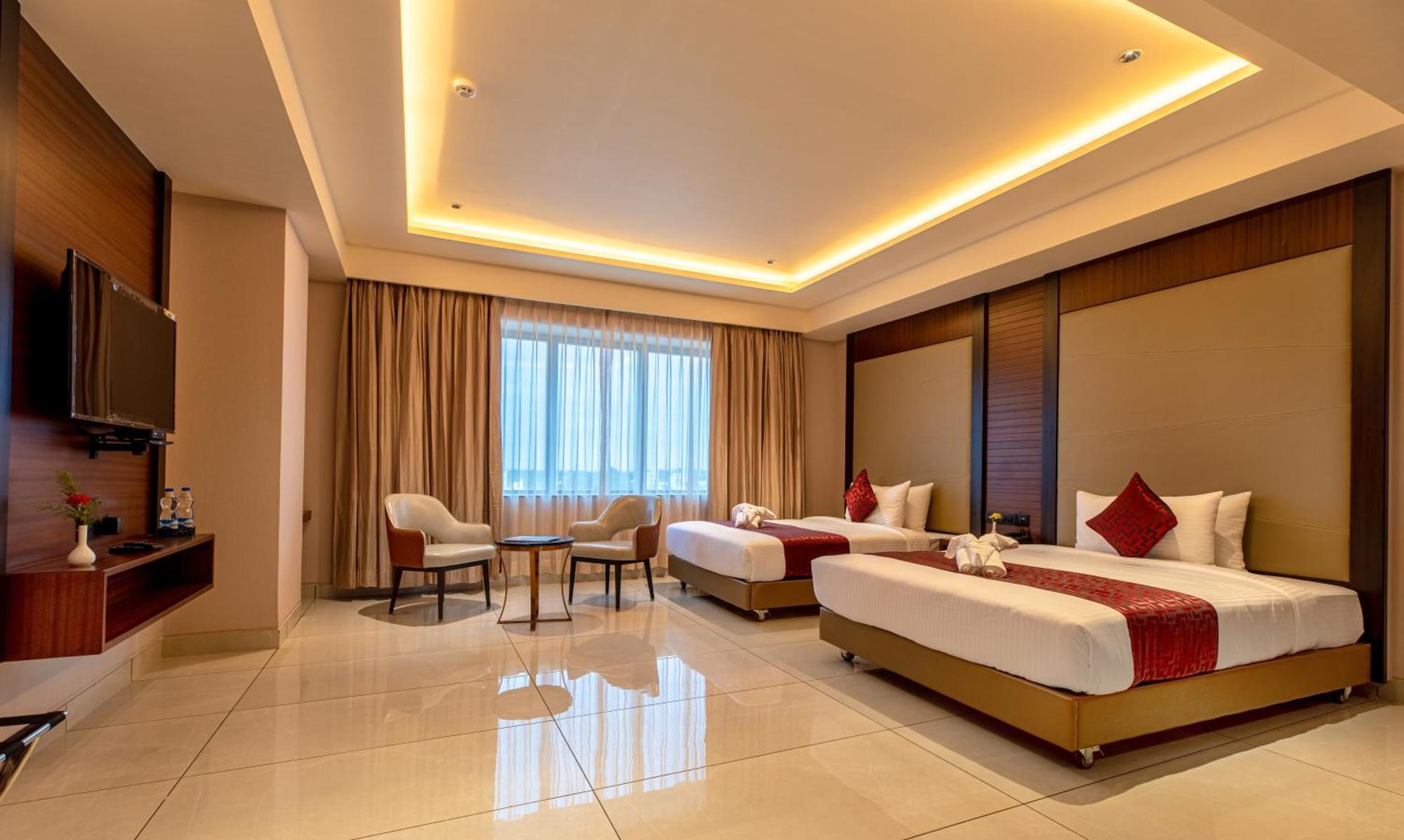 Hotel M Pro Palace Mysore - 12 Minutes To Mysore Palace Zewnętrze zdjęcie